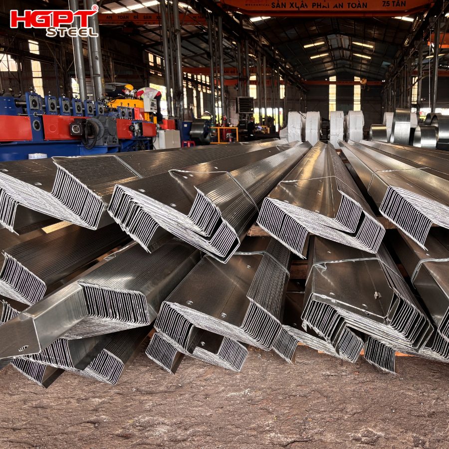 Hệ xà gồ Z trong kết cấu thép nhà máy của HGPT Steel
