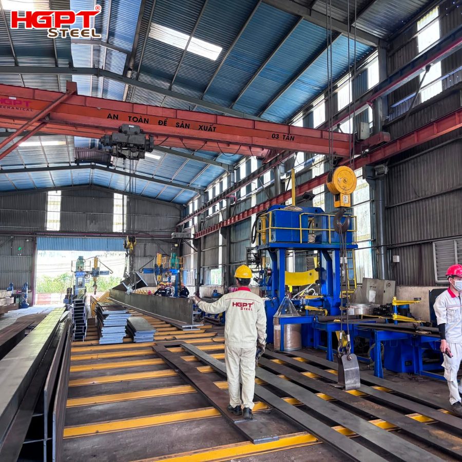 Hệ xà gồ trong kết cấu thép nhà máy của HGPT Steel